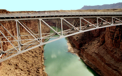 Hängebrücke über den Grand Canyon